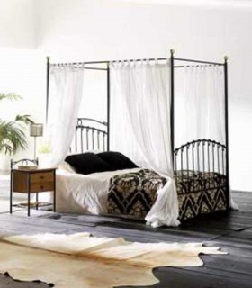 Himmelbett aus Eisen : Modell SOFIA